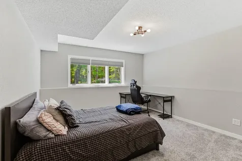 140 Dahlia Street Mahtomedi MN 55115