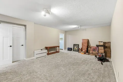140 Dahlia Street Mahtomedi MN 55115