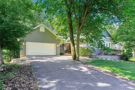 140 Dahlia Street Mahtomedi MN 55115