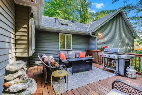 140 Dahlia Street Mahtomedi MN 55115