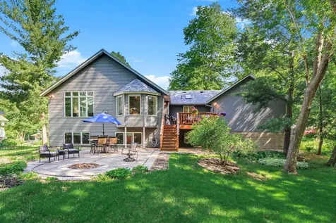 140 Dahlia Street Mahtomedi MN 55115