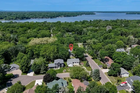 140 Dahlia Street Mahtomedi MN 55115