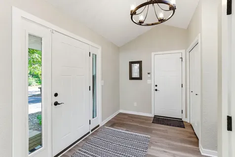 140 Dahlia Street Mahtomedi MN 55115