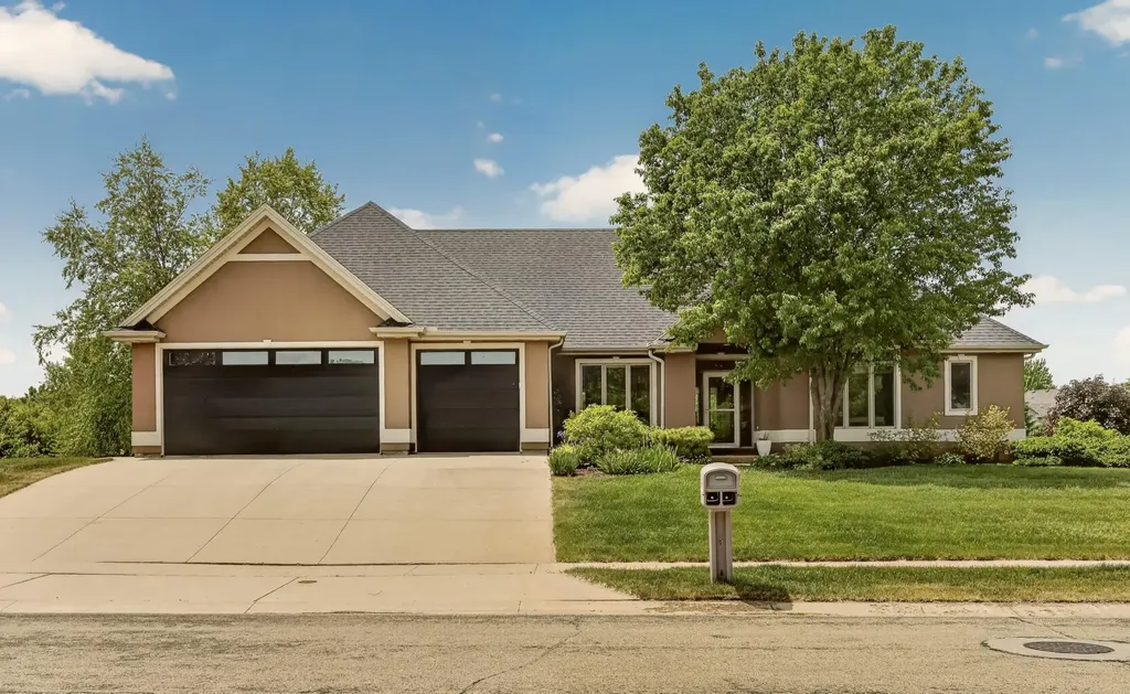1900 Scenic Point Lane SW Rochester MN 55902