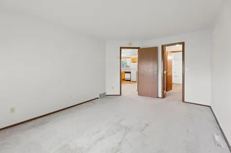 4765 10th Avenue S Fargo ND 58103