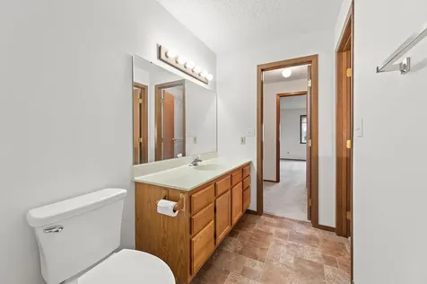 4765 10th Avenue S Fargo ND 58103