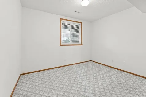 4765 10th Avenue S Fargo ND 58103