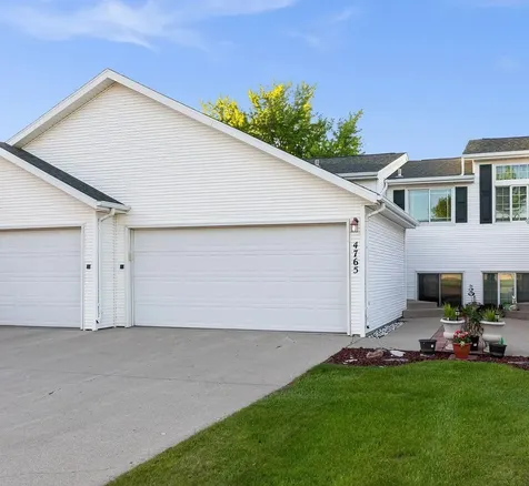 4765 10th Avenue S Fargo ND 58103