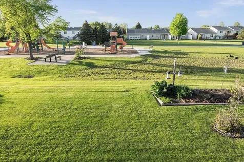 4765 10th Avenue S Fargo ND 58103