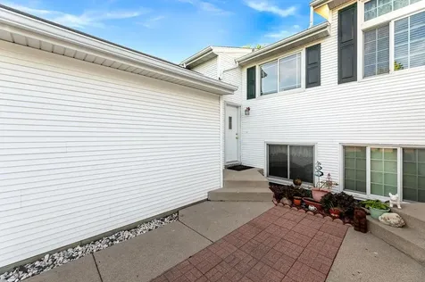 4765 10th Avenue S Fargo ND 58103