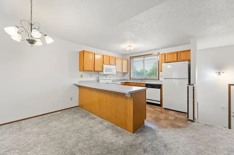 4765 10th Avenue S Fargo ND 58103