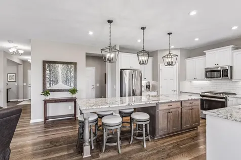 284 Primrose Path N Bayport MN 55003