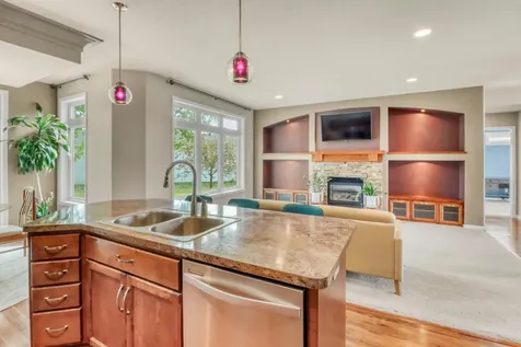 5831 Autumn Drive S Fargo ND 58104