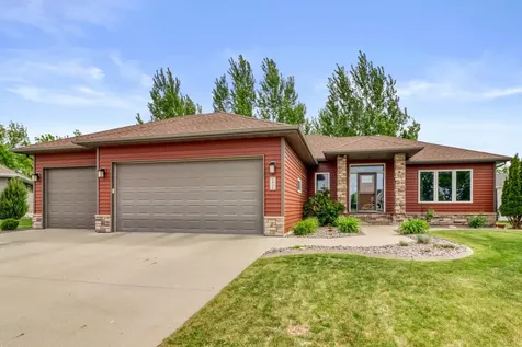 5831 Autumn Drive S Fargo ND 58104