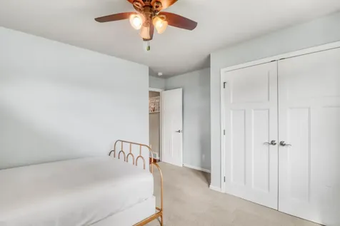 5831 Autumn Drive S Fargo ND 58104
