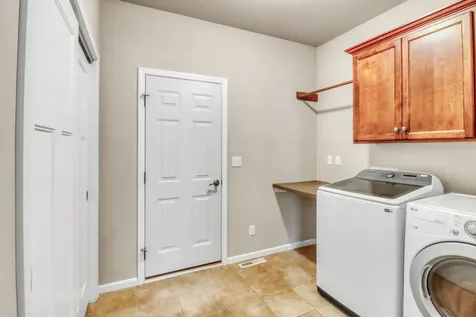 5831 Autumn Drive S Fargo ND 58104