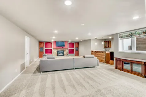 5831 Autumn Drive S Fargo ND 58104