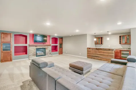 5831 Autumn Drive S Fargo ND 58104