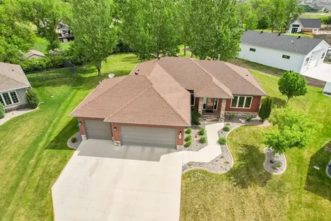 5831 Autumn Drive S Fargo ND 58104