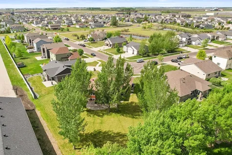 5831 Autumn Drive S Fargo ND 58104