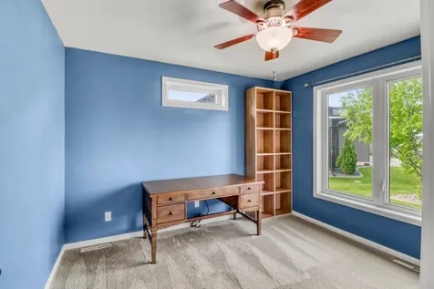 5831 Autumn Drive S Fargo ND 58104
