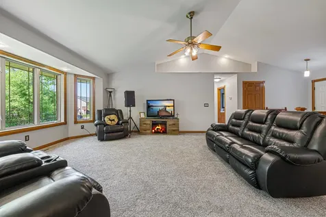 905 Brook Lane NE Owatonna MN 55060