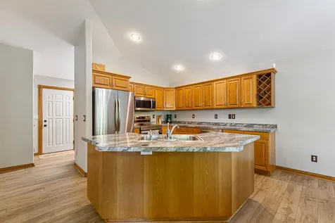 905 Brook Lane NE Owatonna MN 55060