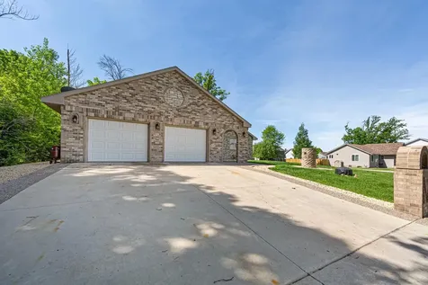 905 Brook Lane NE Owatonna MN 55060