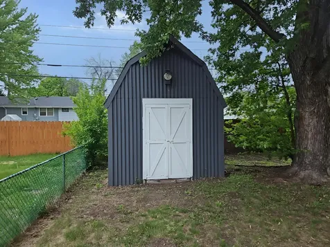 7025 Grimes Avenue N Brooklyn Center MN 55429