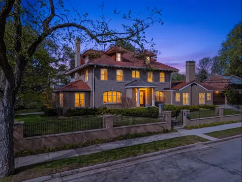 1724 Summit Avenue Minneapolis MN 55403