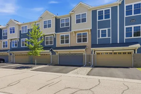 1842 Colonial Lane Chanhassen MN 55317