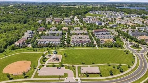 1842 Colonial Lane Chanhassen MN 55317