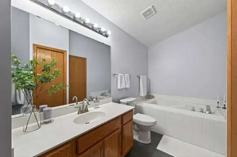7457 54th Street N Oakdale MN 55128