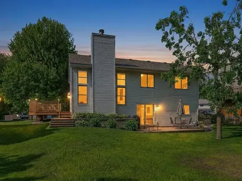 7457 54th Street N Oakdale MN 55128