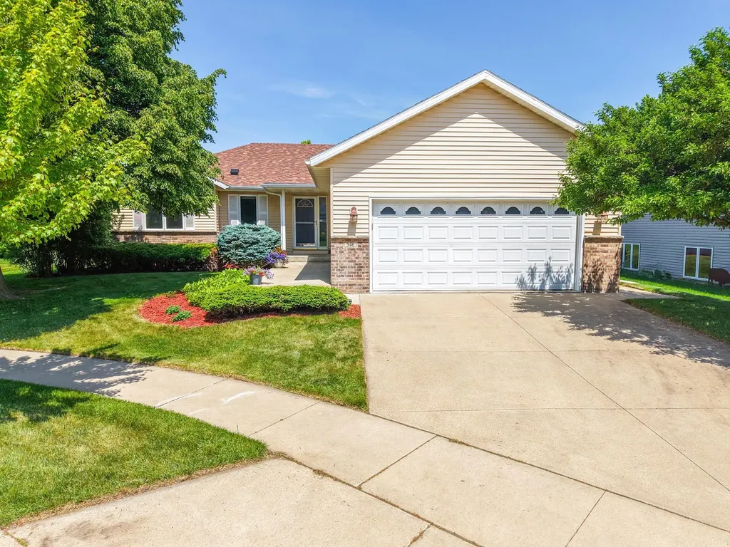 546 Lake Crest Lane NW Rochester MN 55901
