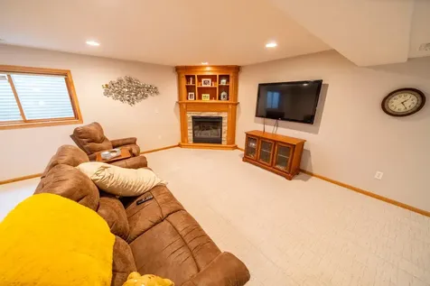 546 Lake Crest Lane NW Rochester MN 55901