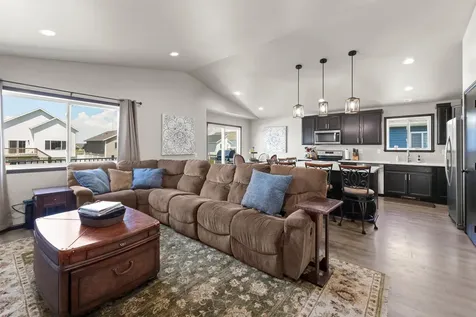6365 83rd Avenue S Horace ND 58047