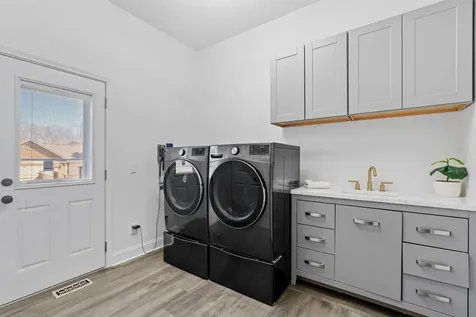 9154 Edinburgh Lane Woodbury MN 55125