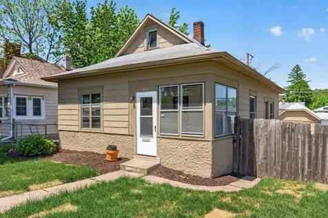 1041 Magnolia Avenue E Saint Paul MN 55106