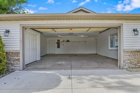 1224 25th Avenue NW Faribault MN 55021