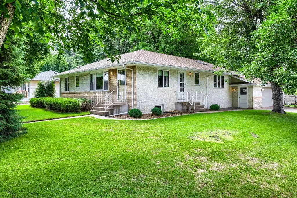 558 113th Lane NW Coon Rapids MN 55448