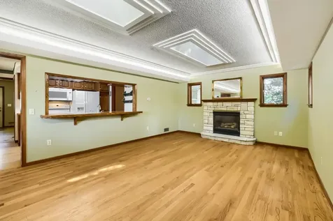 558 113th Lane NW Coon Rapids MN 55448