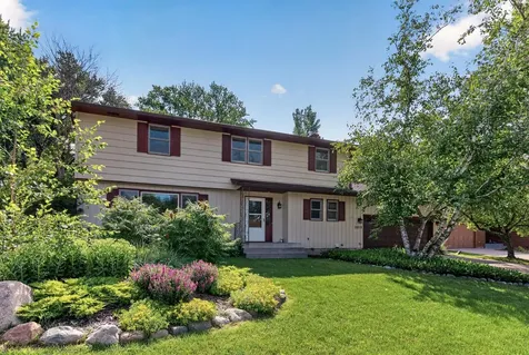 2818 1st Street N North Saint Paul MN 55109