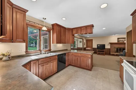 2818 1st Street N North Saint Paul MN 55109