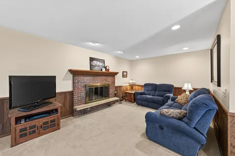 2818 1st Street N North Saint Paul MN 55109