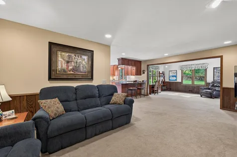 2818 1st Street N North Saint Paul MN 55109