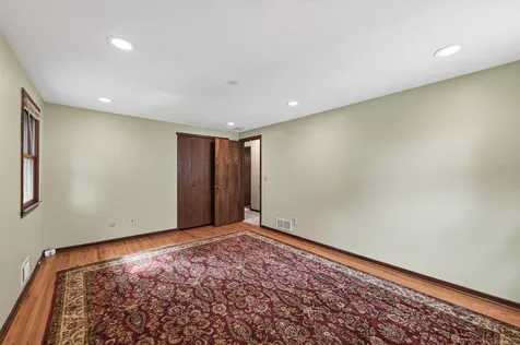 2818 1st Street N North Saint Paul MN 55109