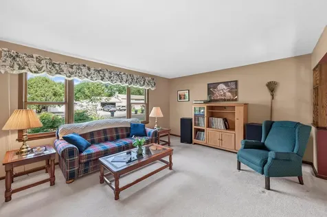 2818 1st Street N North Saint Paul MN 55109