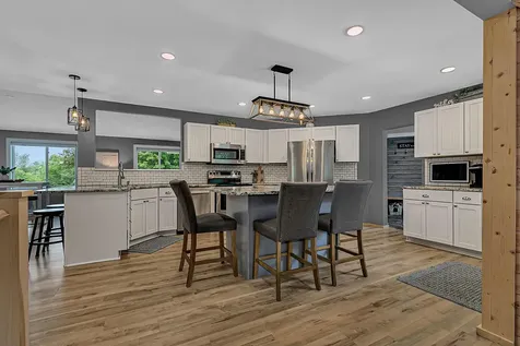 16807 206th Circle Hutchinson MN 55350