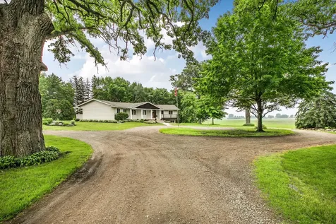 16807 206th Circle Hutchinson MN 55350